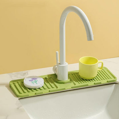 💧🔥 50% KORTING! Kraan spatbescherming afvoermat – Geweldig cadeau – Voedselveilige siliconen, zelfafvoerende helling, antislip, op maat te knippen voor keuken- en badkamerwasbak ✨