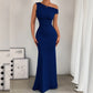 👗🔥 Maxi-jurk met één schouder en gerimpelde visgraatzoom – voor dames ✨💫
