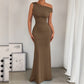 👗🔥 Maxi-jurk met één schouder en gerimpelde visgraatzoom – voor dames ✨💫